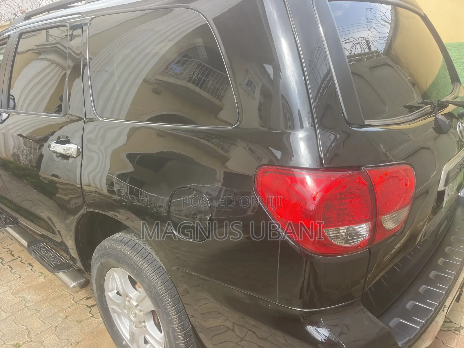 Toyota Sequoia SR5 4dr SUV (5.7L 8cyl 6A) 2010 Black