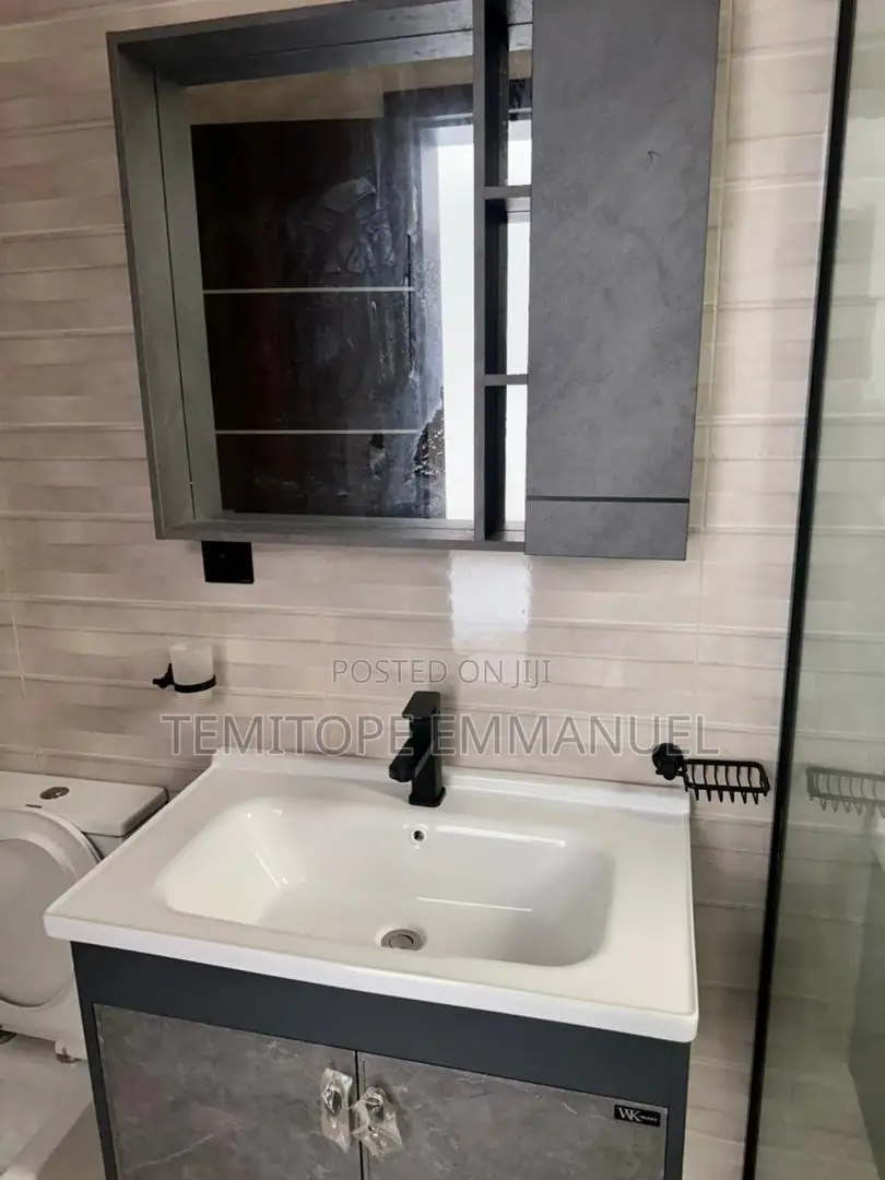 Furnished 2bdrm Apartment in Lekki for sale