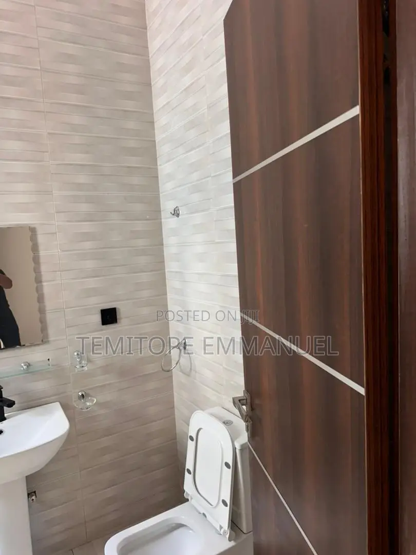 Furnished 2bdrm Apartment in Lekki for sale