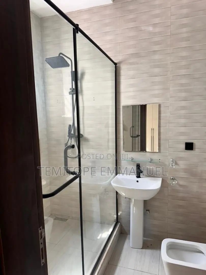 Furnished 2bdrm Apartment in Lekki for sale