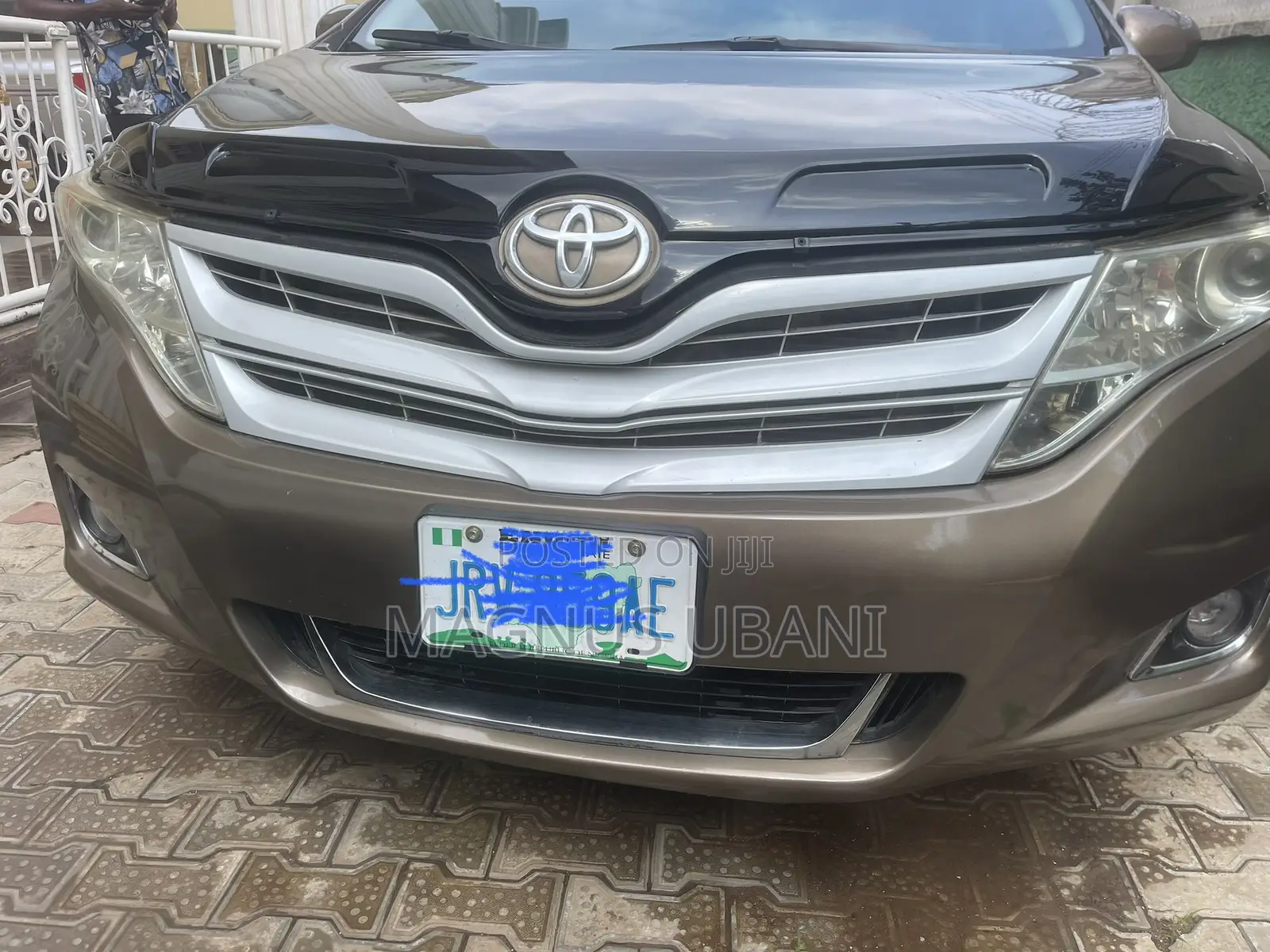 Toyota Venza LE 2011 Brown