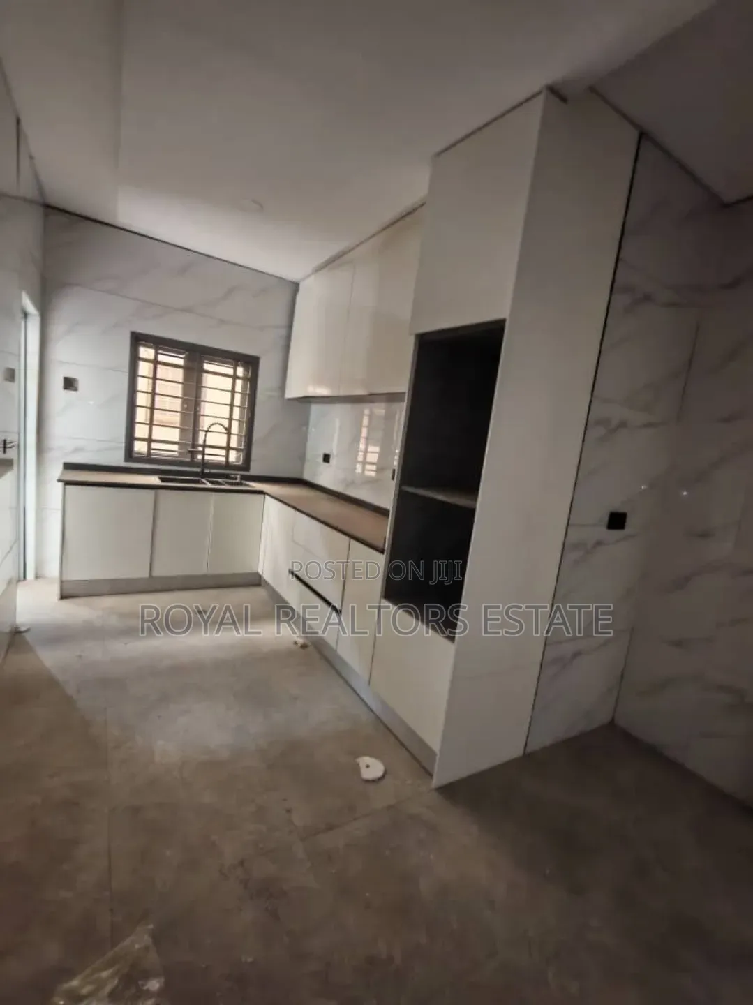 3bdrm Block of Flats in Mabushi for sale