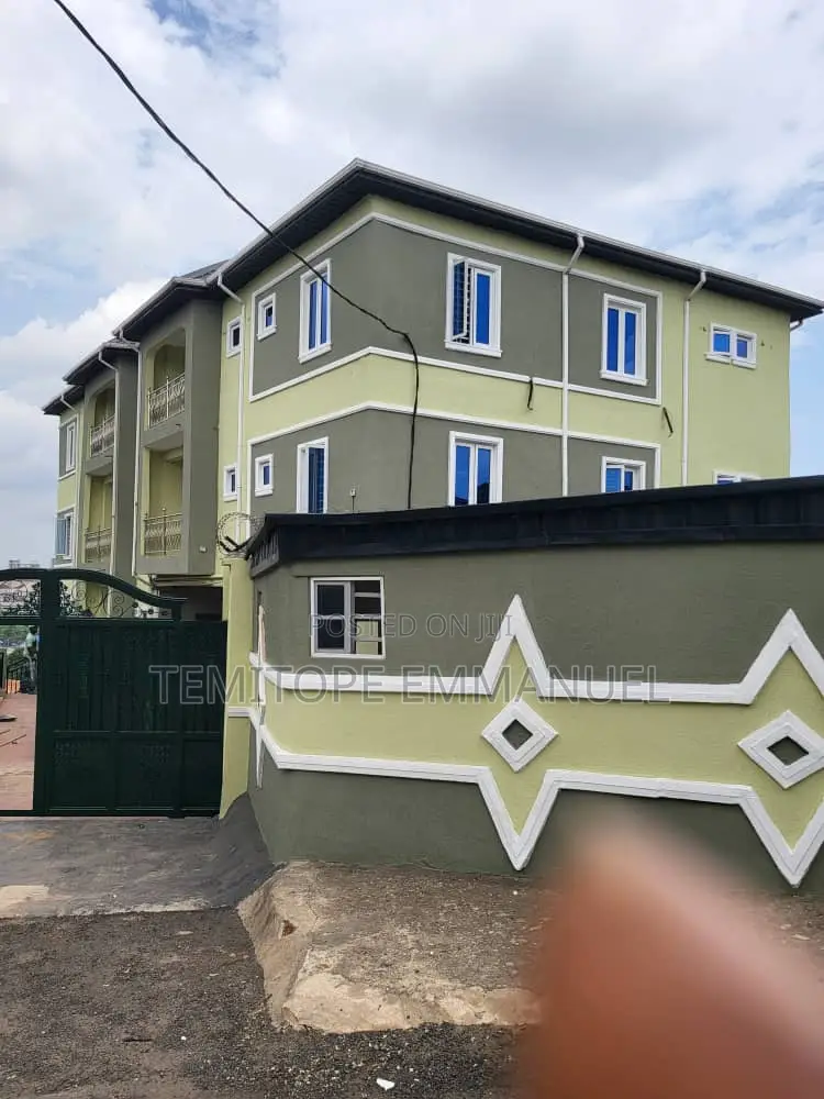 Furnished 3bdrm Apartment in Oregun for rent