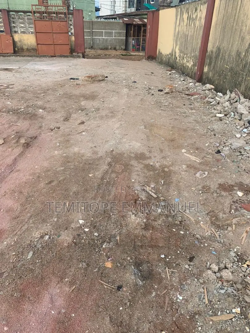 Well Fenced Round Table One and Half Plot of Land