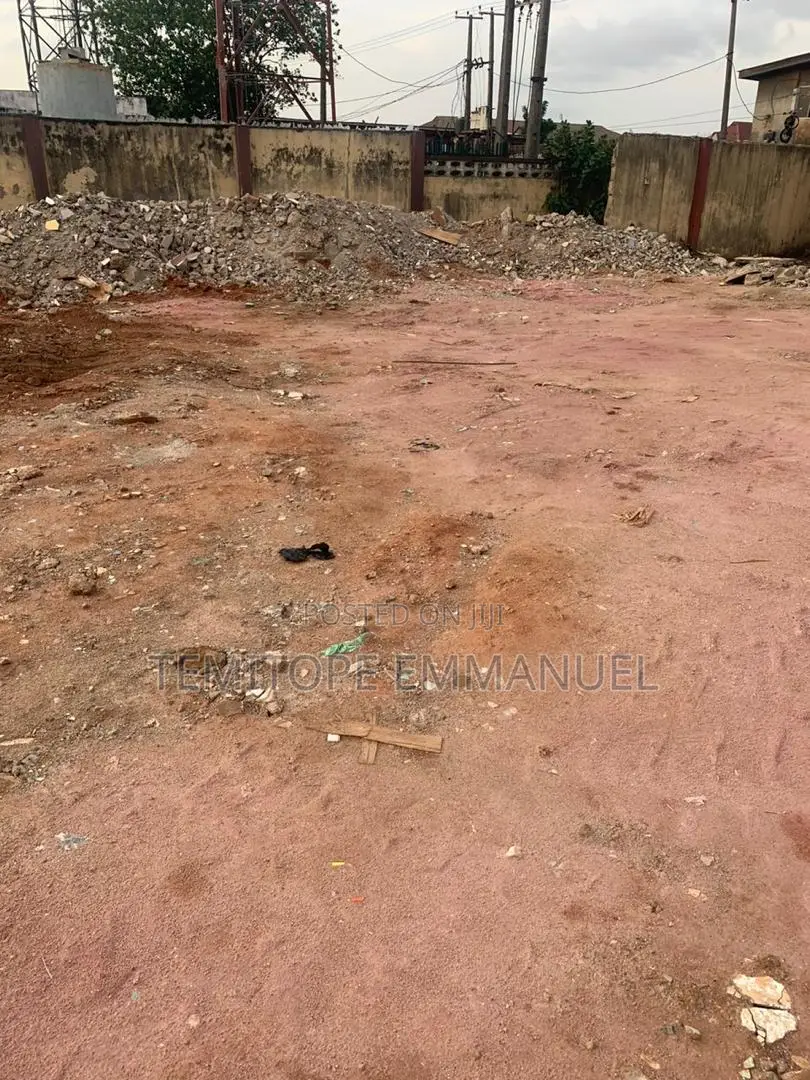 Well Fenced Round Table One and Half Plot of Land