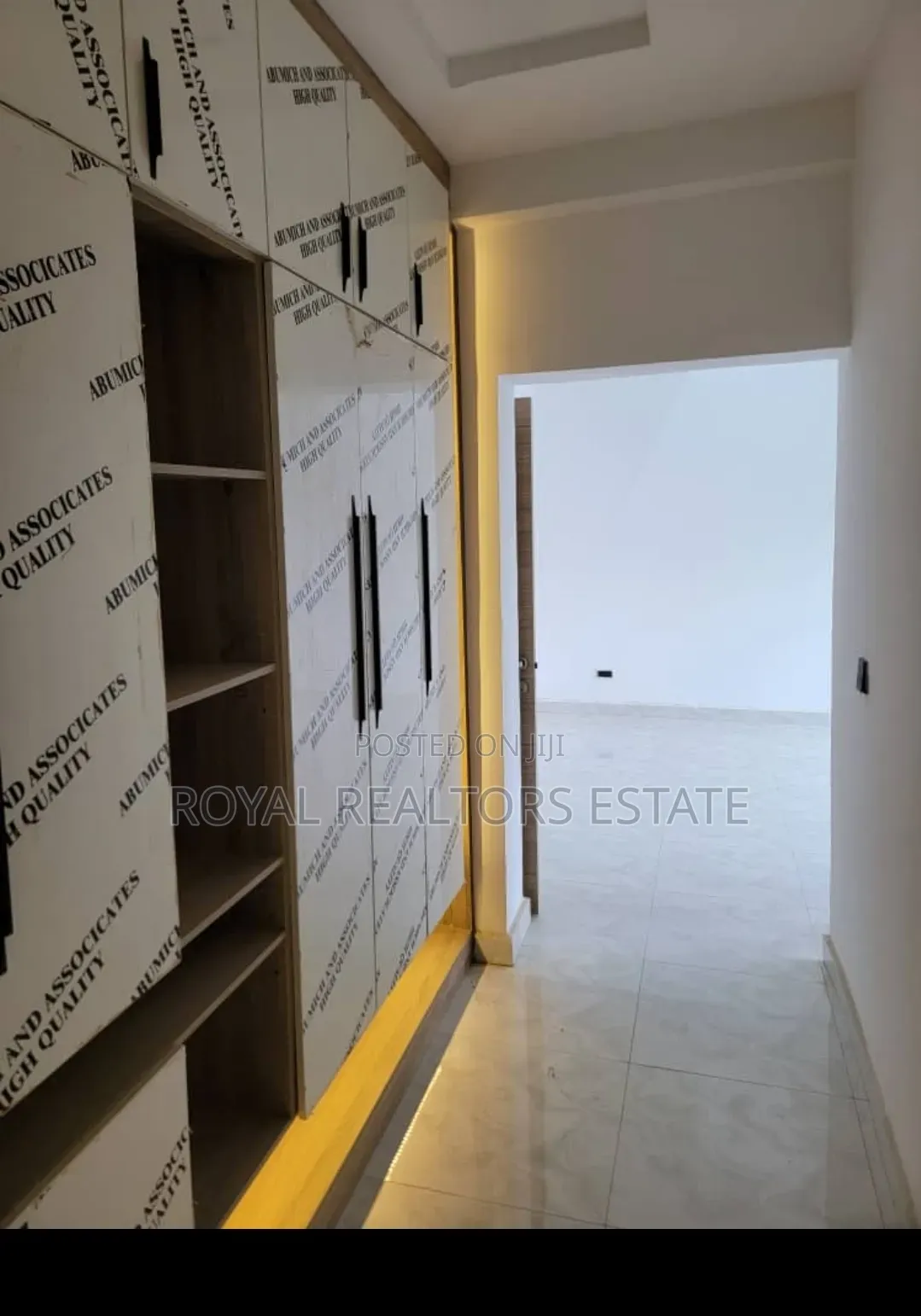 4bdrm Townhouse/Terrace in Located In The Heart for sale