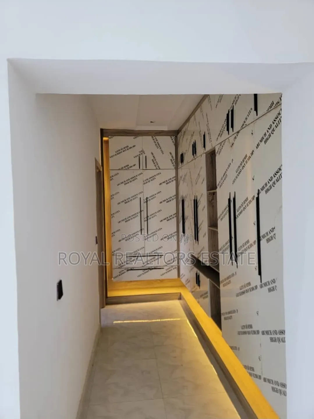 4bdrm Townhouse/Terrace in Located In The Heart for sale