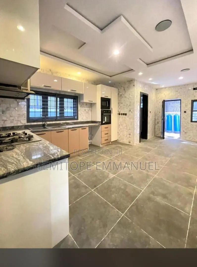 Furnished 5bdrm Duplex in Lekki Phase 1 for rent