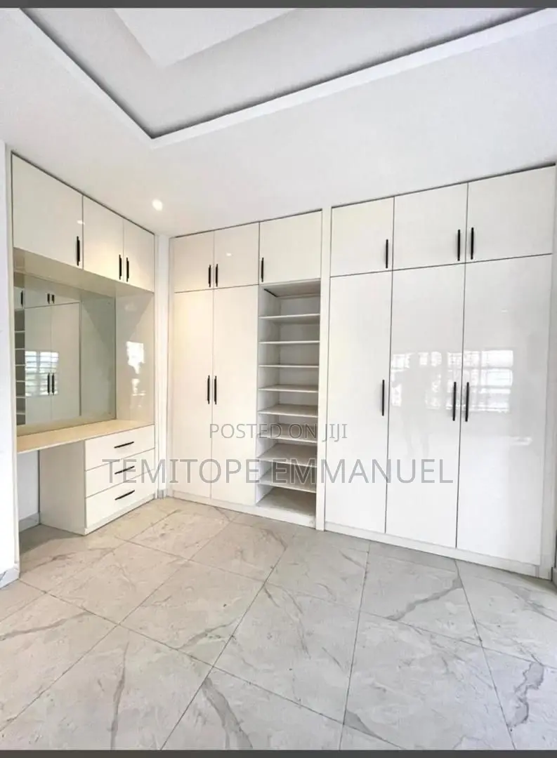 Furnished 5bdrm Duplex in Lekki Phase 1 for rent
