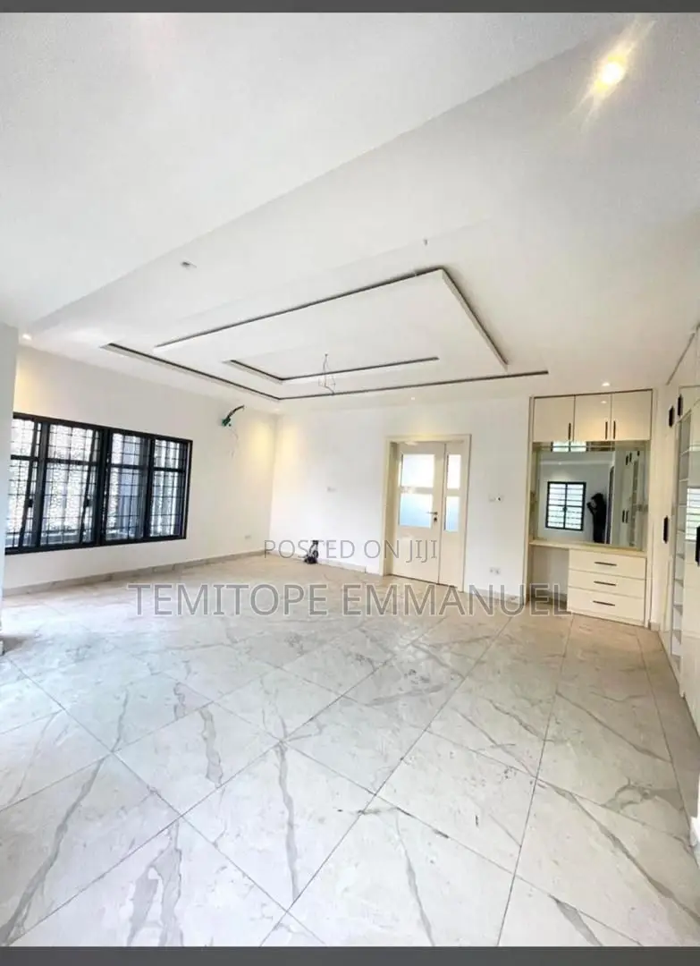 Furnished 5bdrm Duplex in Lekki Phase 1 for rent