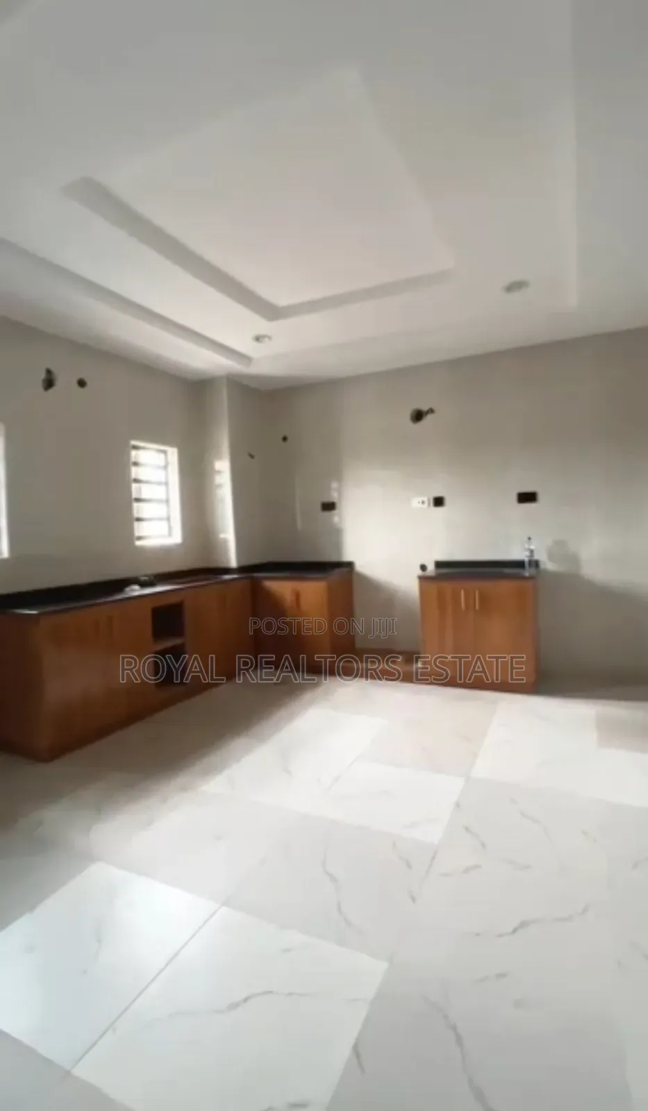 4bdrm Townhouse/Terrace in Gaduwa for sale