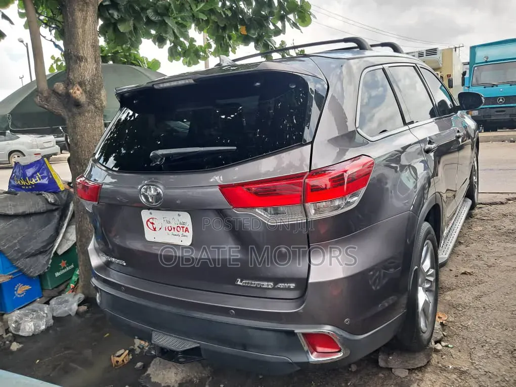 Toyota Highlander 2015 Gray