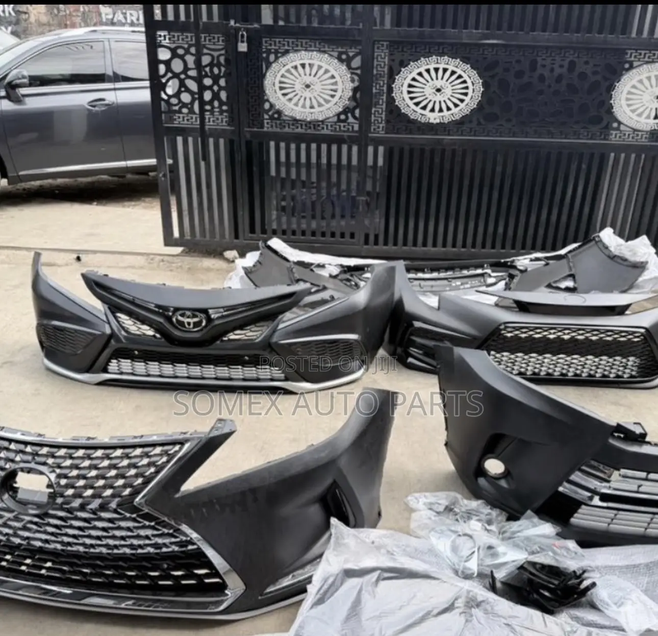Complete Bumpers for Toyota Camry Se 2022 ,