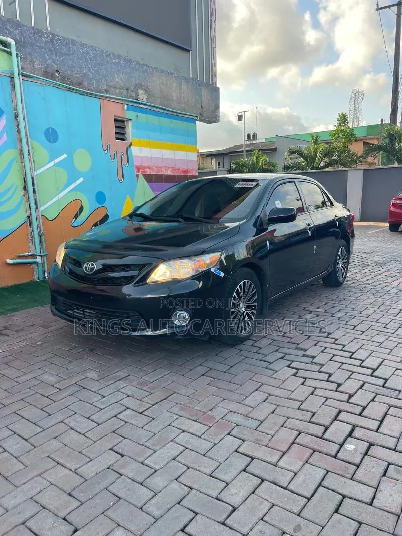 Toyota Corolla 2011 Black