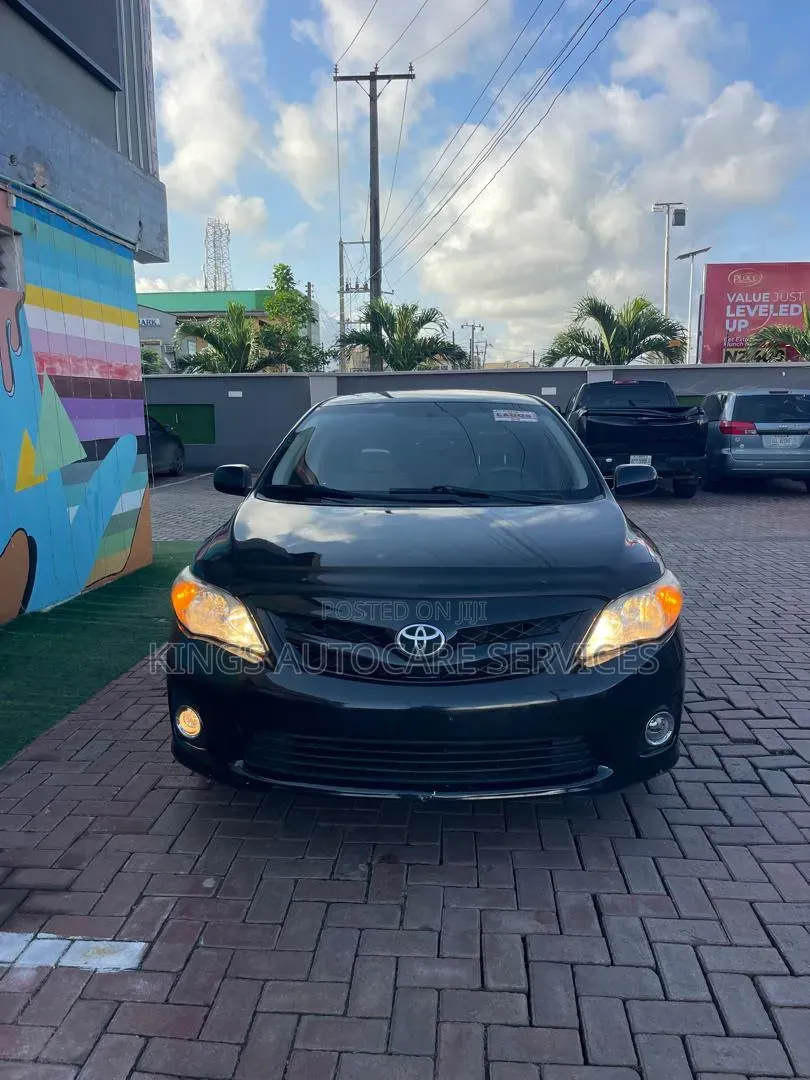 Toyota Corolla 2011 Black