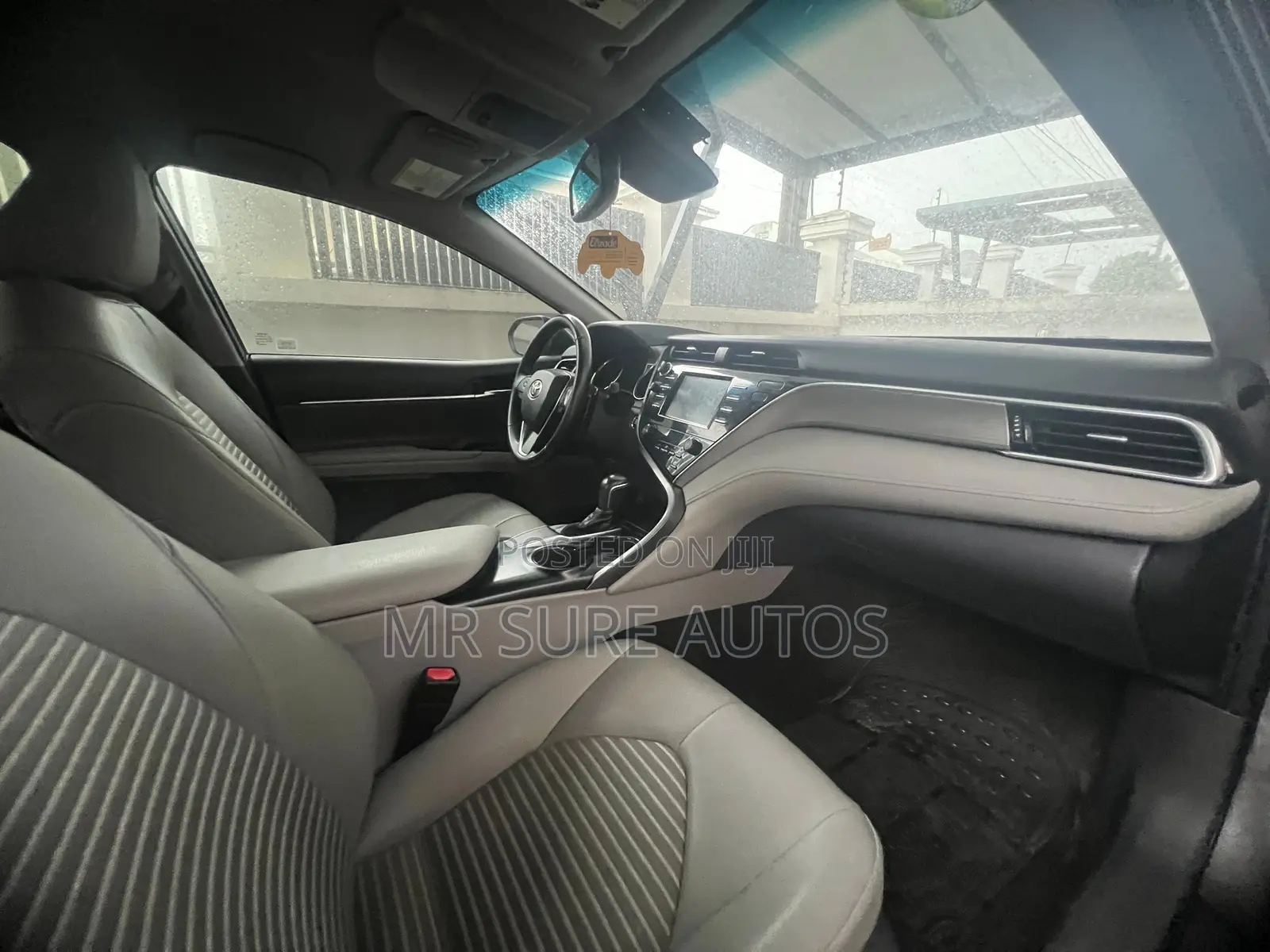 Toyota Camry SE FWD (2.5L 4cyl 8AM) 2018 Gray
