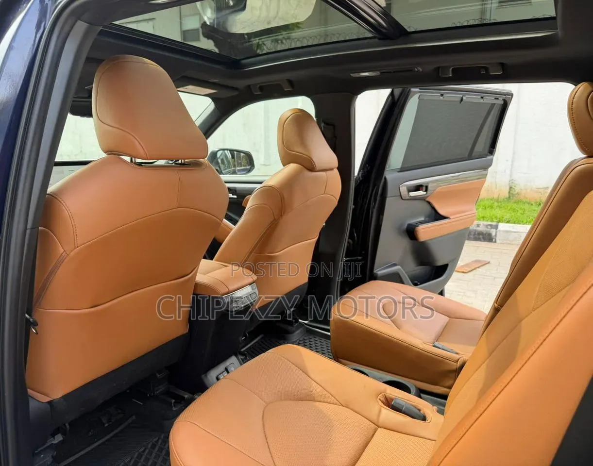 Toyota Highlander 2023 Blue