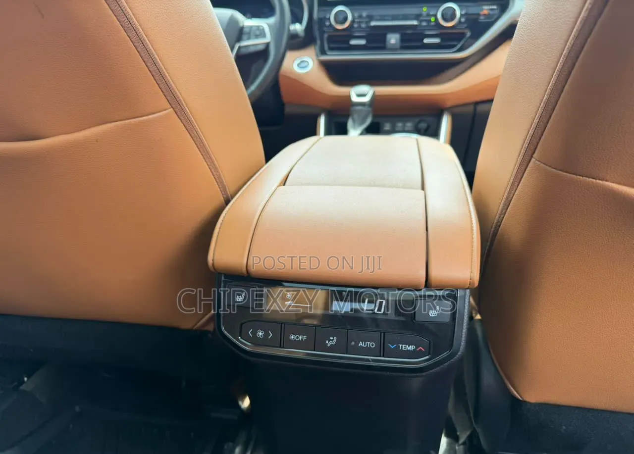Toyota Highlander 2023 Blue