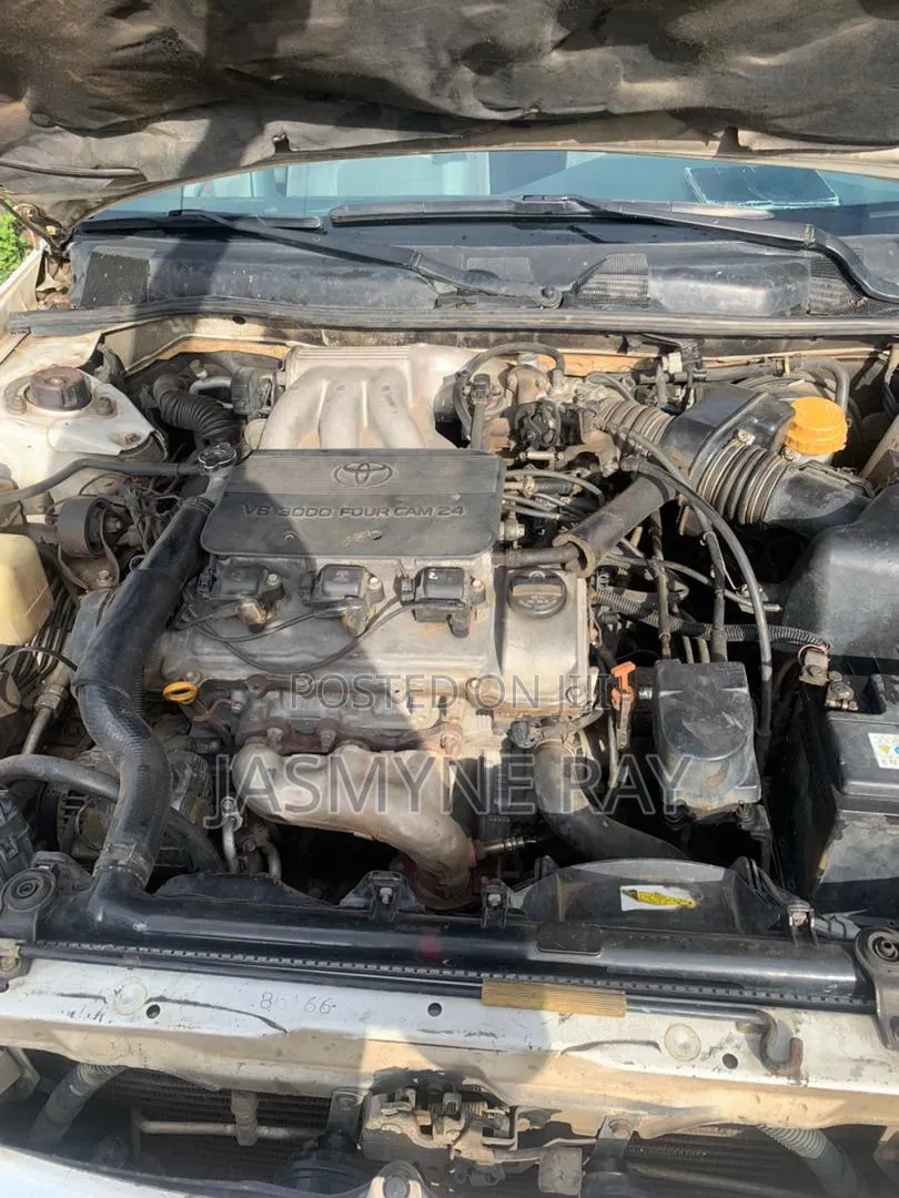 Toyota Camry 2000 White