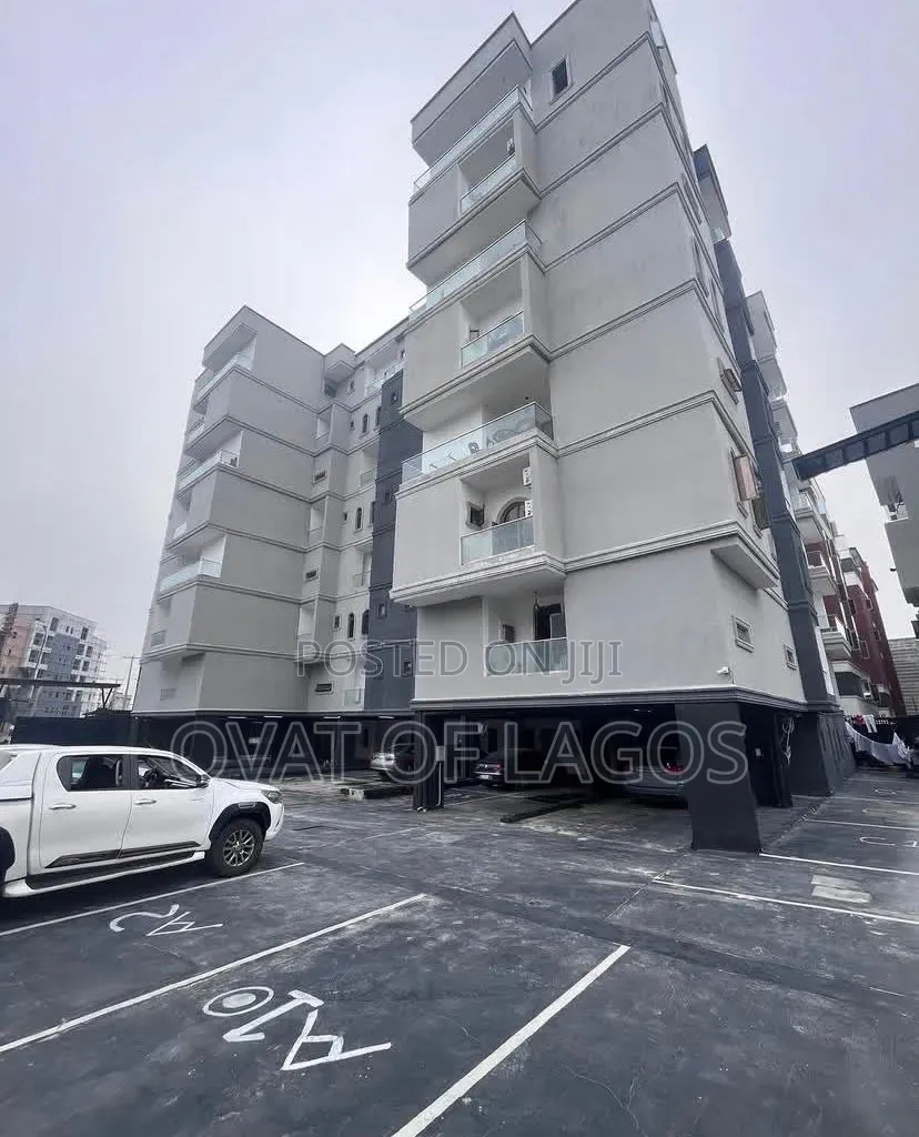 1bdrm Apartment in Freedom Way, Lekki Phase 1 for sale
