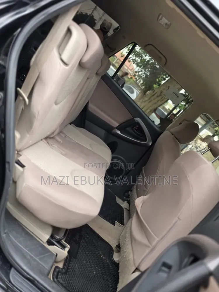 Toyota RAV4 2010 Black