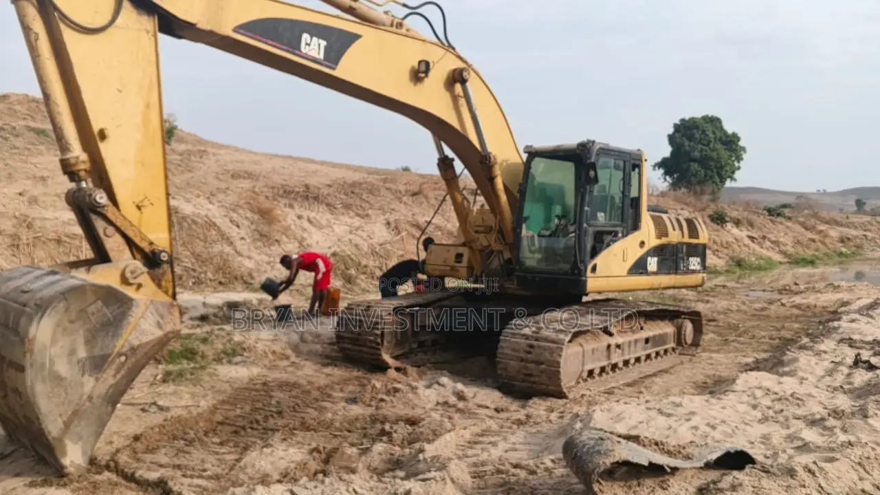 325 Excavator