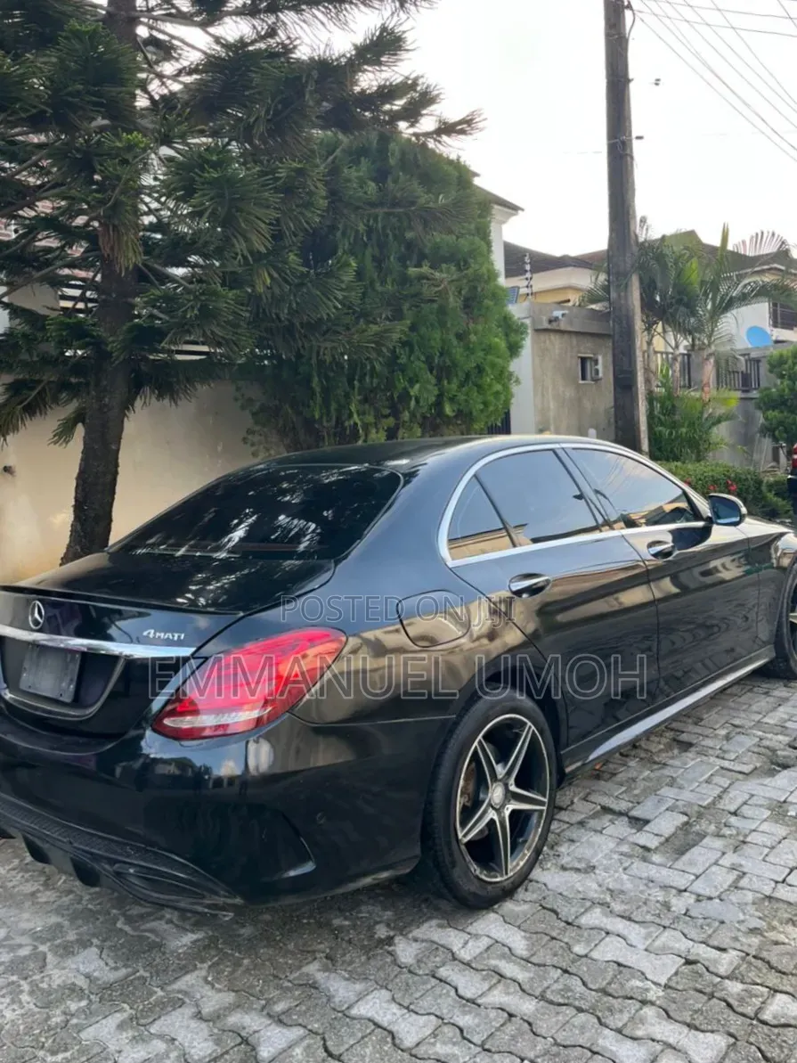 Mercedes-Benz C300 2015 Black