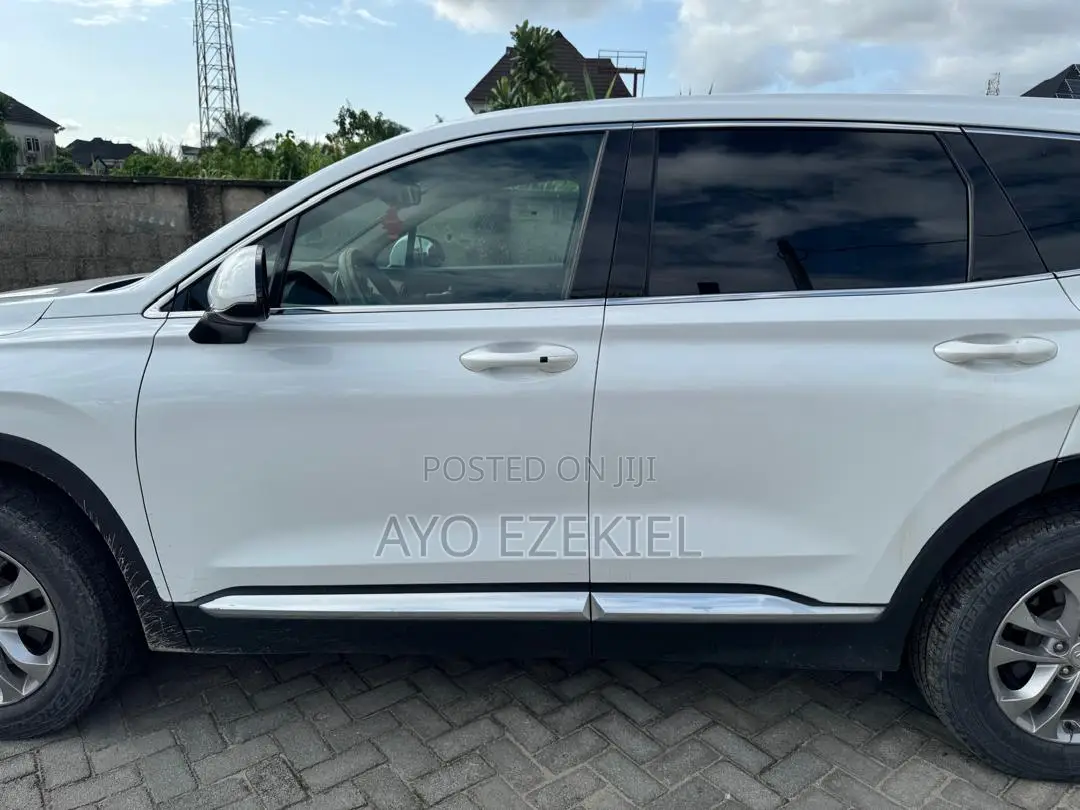 Hyundai Santa Fe SEL 2.4 FWD 2019 White