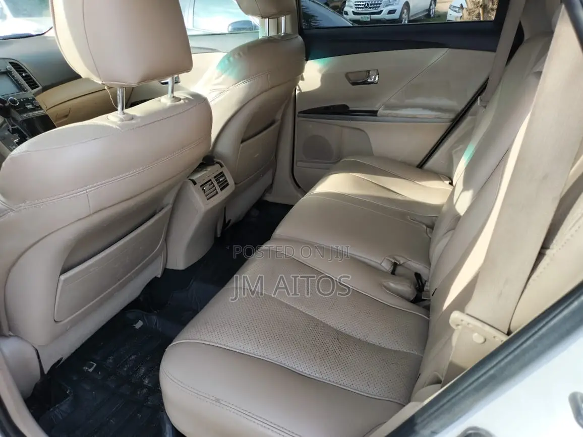 Toyota Venza XLE 2012 White