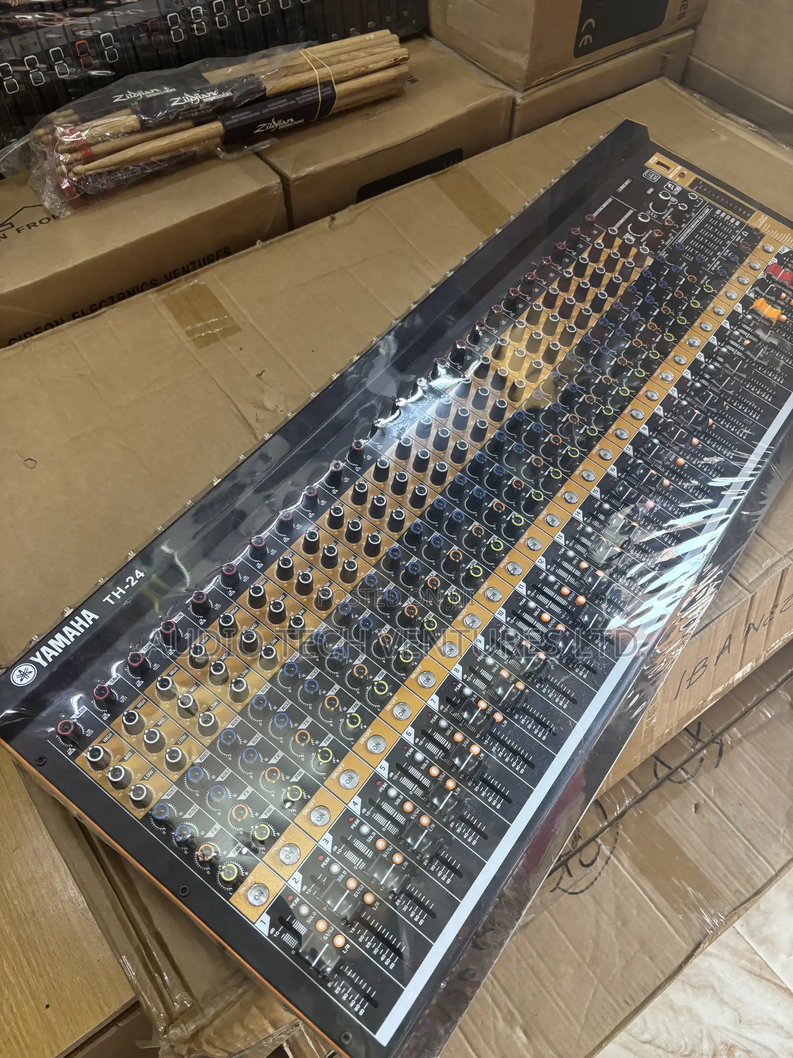 Yamaha Mixer Th 24 Channel