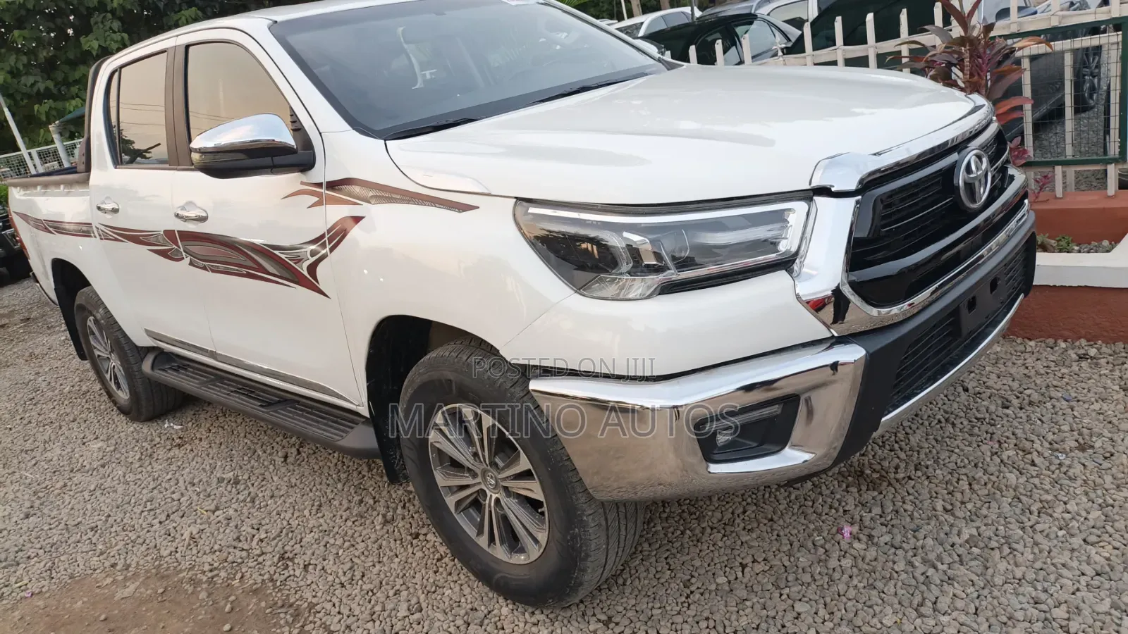 Toyota Hilux 2022 White