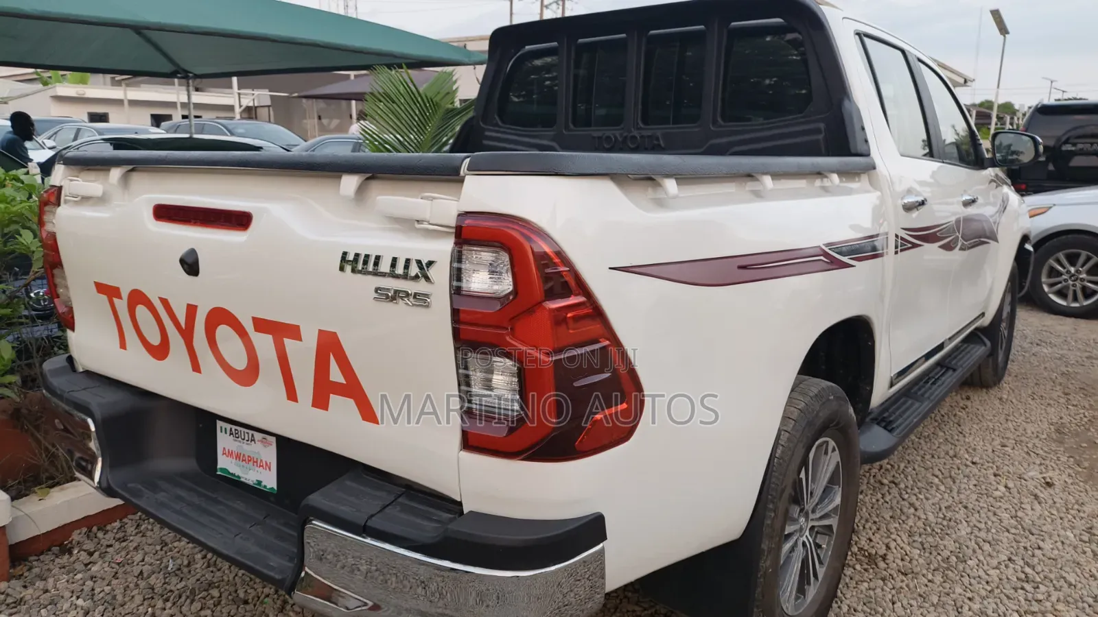 Toyota Hilux 2022 White
