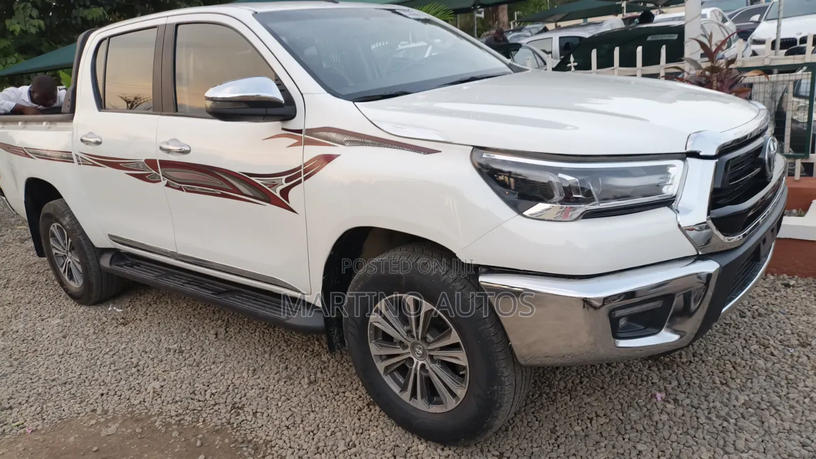 Toyota Hilux 2022 White