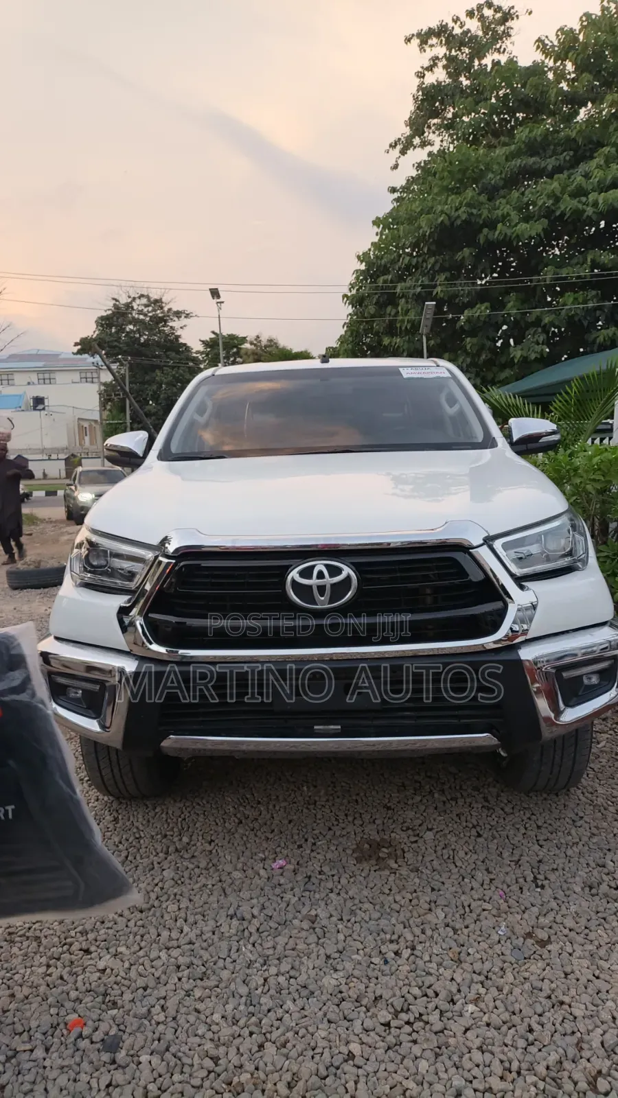 Toyota Hilux 2022 White