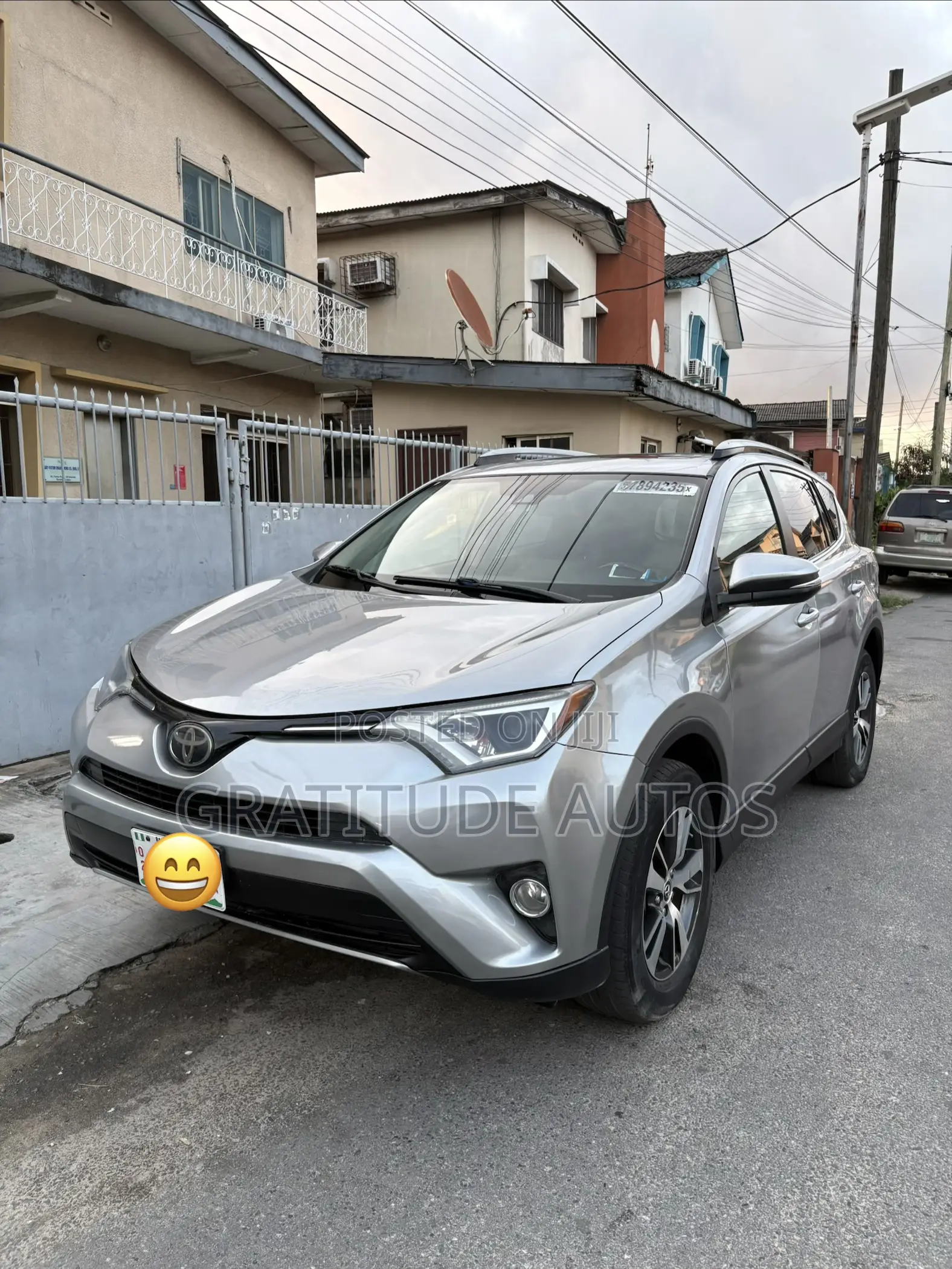 Toyota RAV4 XLE 4dr SUV (2.5L 4cyl 6A) 2018 Gray