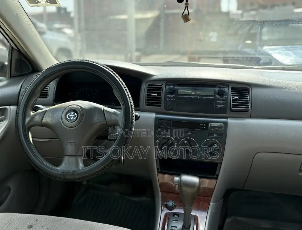 Toyota Corolla LE 2005 Silver
