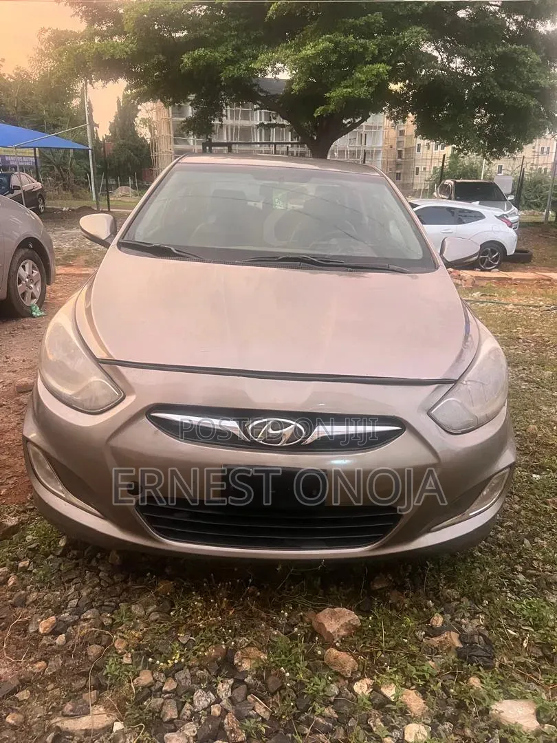 Hyundai Accent 2013 Brown