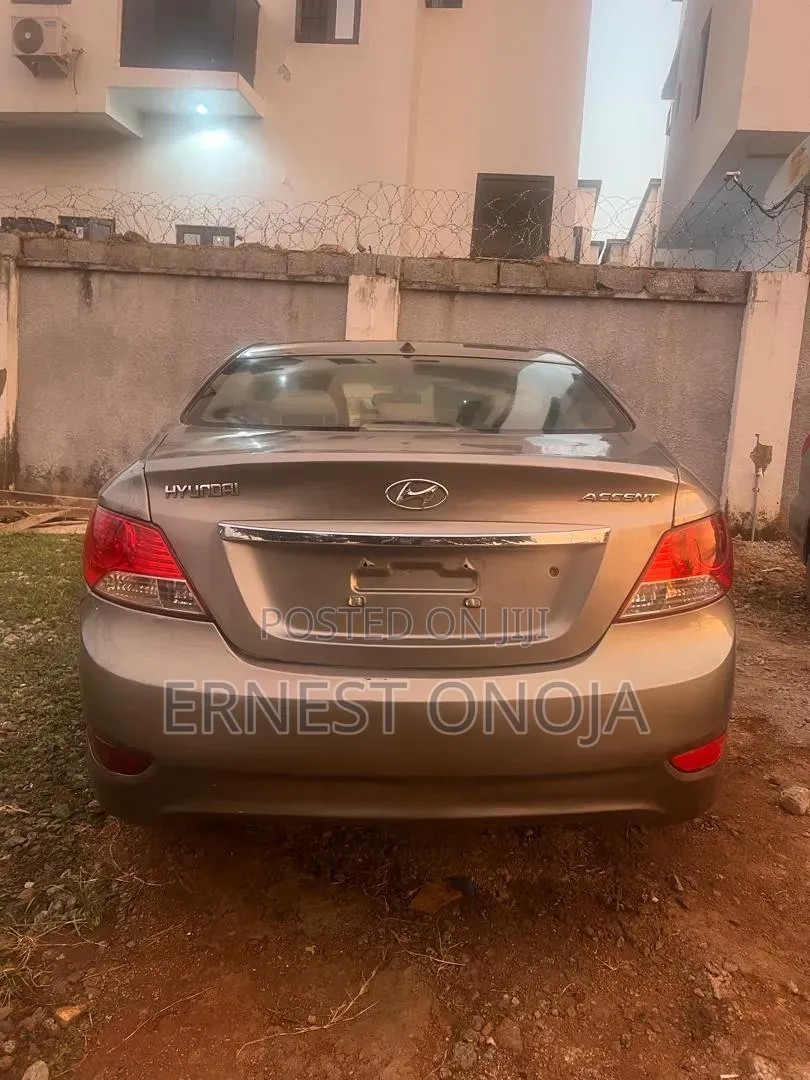 Hyundai Accent 2013 Brown