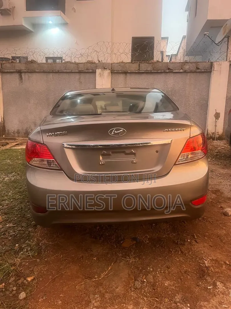 Hyundai Accent 2013 Brown