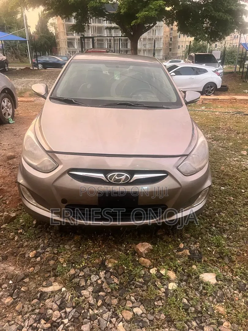 Hyundai Accent 2013 Brown