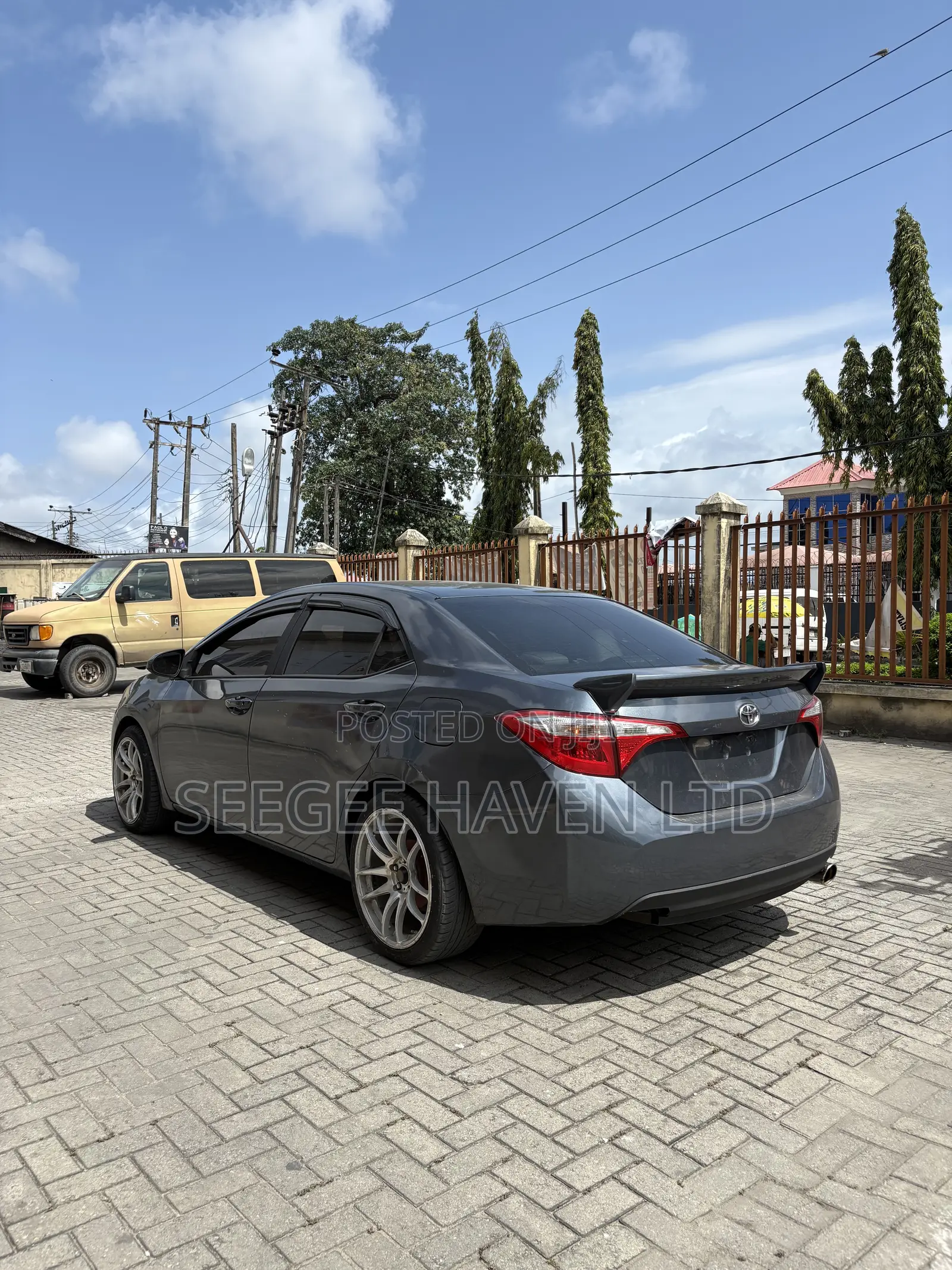 Toyota Corolla S 4dr Sedan (1.8L 4cyl CVT) 2016 Gray