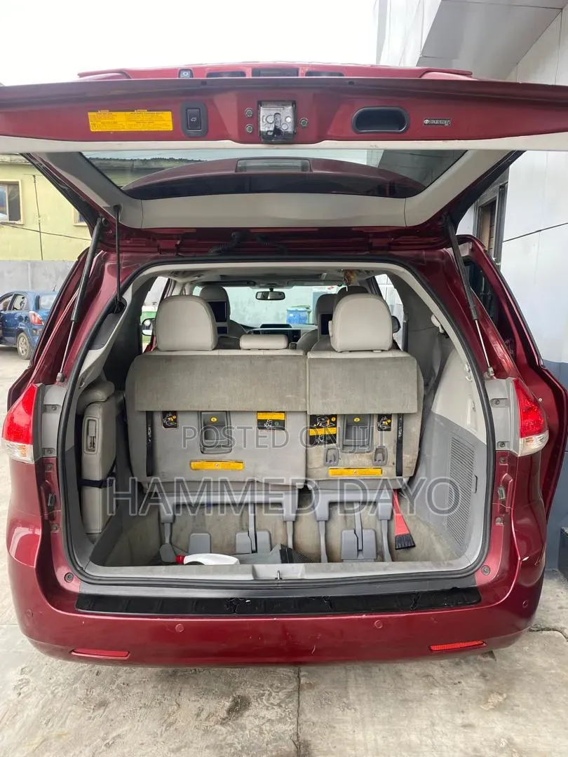 Toyota Sienna XLE 8 Passenger 2012 Red