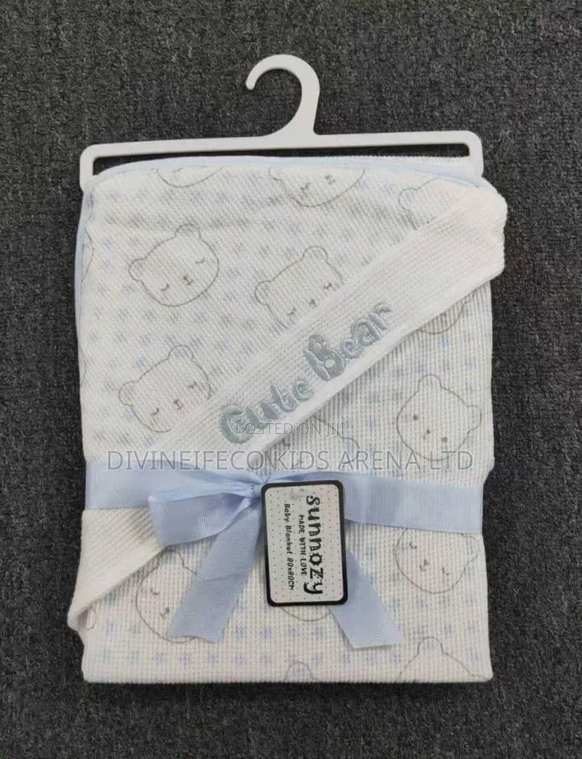 Cute Bear Hooded Baby Blanket – Soft Newborn Swaddle (80 × 80 Cm)