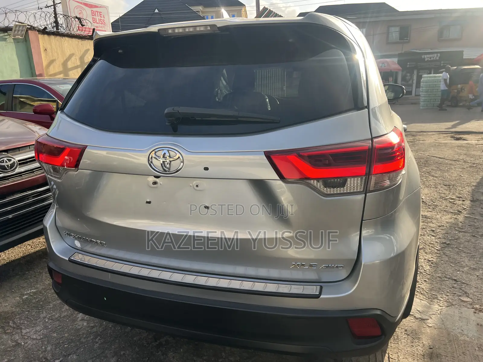 Toyota Highlander XLE 4x4 V6 (3.5L 6cyl 8A) 2017 Silver