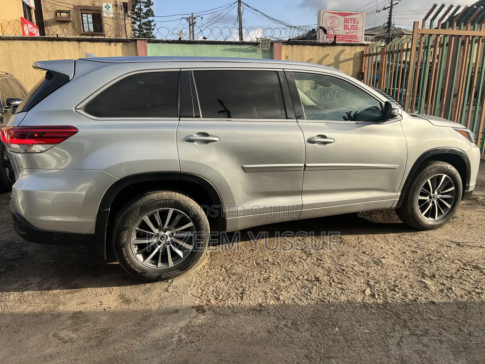 Toyota Highlander XLE 4x4 V6 (3.5L 6cyl 8A) 2017 Silver