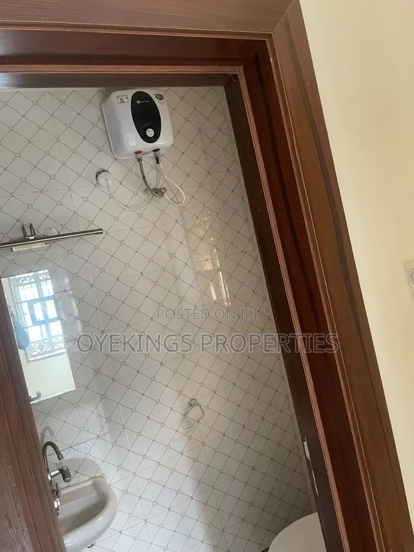 2bdrm Duplex in Akala Estate, Oluyole for rent