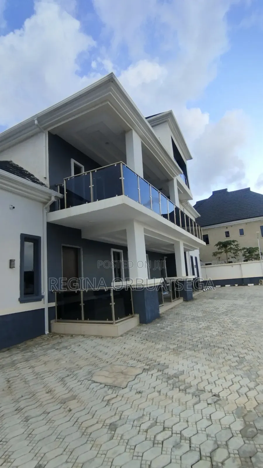 5bdrm Duplex in Jos for sale
