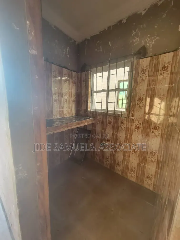1bdrm Apartment in Ayobo for rent