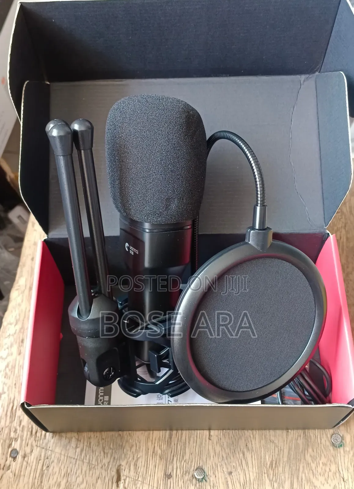 Wired Desktop Condenser Microphone Designed for Gaming and Streaming.