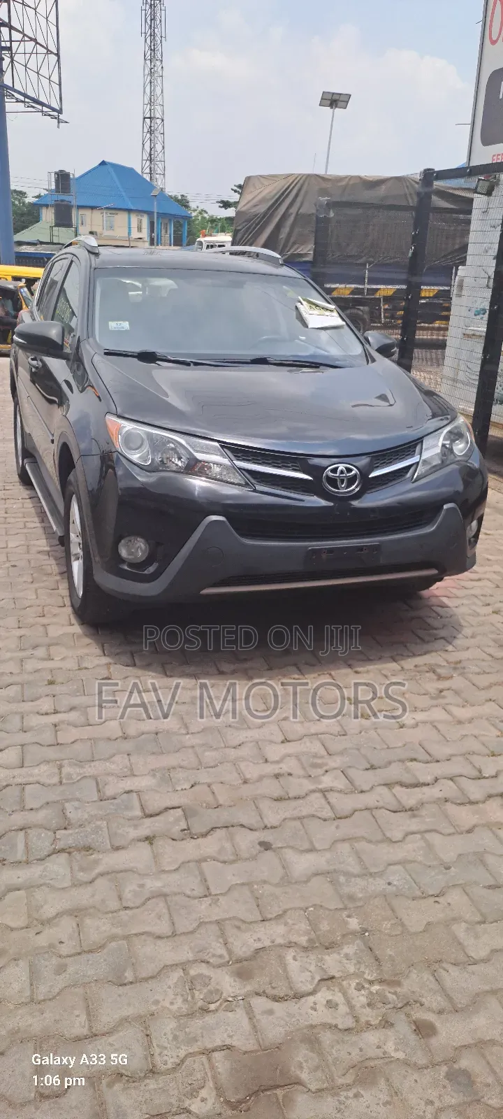 Toyota RAV4 XLE FWD (2.5L 4cyl 6A) 2013 Black